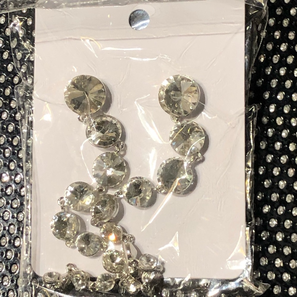 Crystal drop earrings - Picture 3 of 3